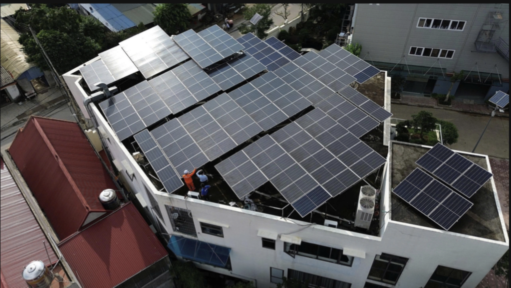 Nhà người dân lắp điện mặt trời